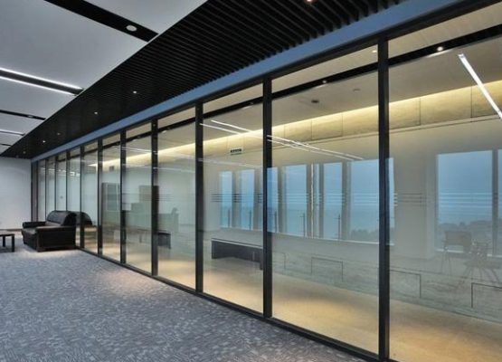 Lắp đặt vách kính chống cháy Hà Nội chuyên nghiệp tại Adamco